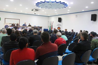 Metal&uacute;rgicos aprovam reajuste de 5% em Brusque e Guabiruba