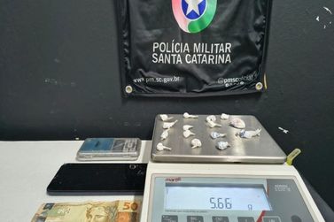 Pol&iacute;cia apreende coca&iacute;na e prende jovem traficante no Azambuja