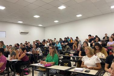 Profissionais da sa&uacute;de passam por capacita&ccedil;&atilde;o sobre hipertens&atilde;o, diabetes e pr&eacute;-natal