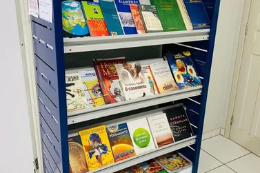 Projeto leva livros gratuitos para unidades de sa&uacute;de e escolas em Guabiruba
