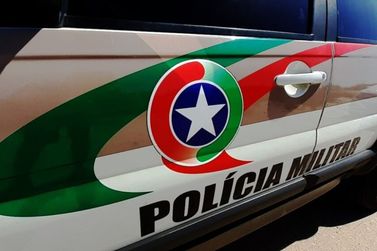 Adolescente &eacute; apreendido com por&ccedil;&otilde;es de crack no bairro Limeira