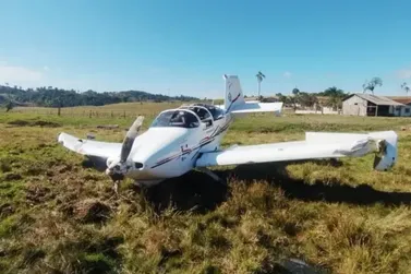 Avi&atilde;o de pequeno porte faz pouso de emerg&ecirc;ncia no Alto Vale ap&oacute;s pane no motor 