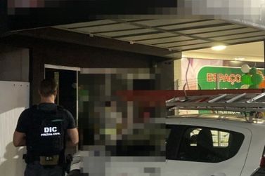 Homem &eacute; preso por tr&aacute;fico de drogas em Brusque; maconha e coca&iacute;na foram apreendidas 