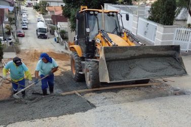 Obra em rua no Po&ccedil;o Fundo avan&ccedil;a e deve ser conclu&iacute;da nos pr&oacute;ximos dias