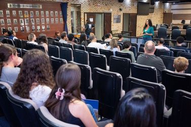 Programa de Inicia&ccedil;&atilde;o ao Trabalho abre novas oportunidades para adolescentes em Brusque