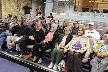 Projeto aprovado na C&acirc;mara homenageia profissional hist&oacute;rica da sa&uacute;de de Brusque