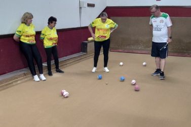 Bocha, handebol e futsal movimentam a programa&ccedil;&atilde;o do JACOB em Brusque