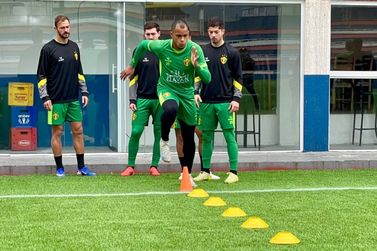 Brusque realiza treino com foco ofensivo antes de enfrentar o Itabaiana