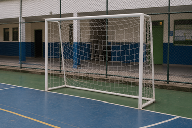 C&acirc;mara pede vistoria em traves de futebol e equipamentos esportivos das escolas de Brusque