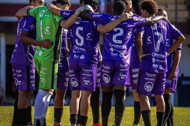 Clube que sofreu 70 gols na S&eacute;rie B abandona &uacute;ltima partida e perde por W.O.