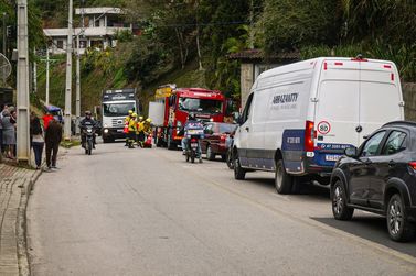 Colis&atilde;o entre moto e carro deixa motociclista em estado grave em Brusque