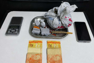 Dois jovens s&atilde;o detidos com mais de 145 gramas de maconha em Brusque