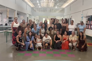Exposi&ccedil;&atilde;o re&uacute;ne pe&ccedil;as criadas por mulheres a partir de res&iacute;duos t&ecirc;xteis em Brusque