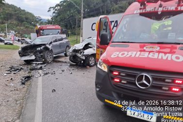 Idoso de 87 anos ficou preso &agrave;s ferragens em grave acidente no Zant&atilde;o