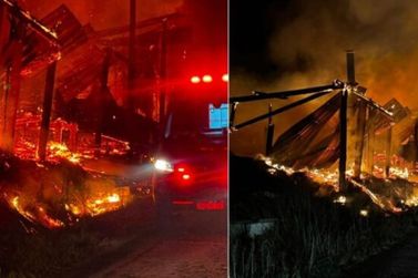 Inc&ecirc;ndio de grandes propor&ccedil;&otilde;es destr&oacute;i estufa de madeira em serraria