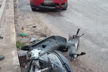 Motociclista fica ferido ap&oacute;s colis&atilde;o frontal na rua Gustavo Halfpap