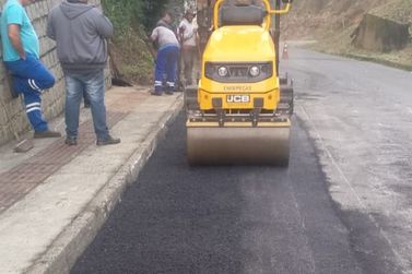 Obras avan&ccedil;am com recapeamento e opera&ccedil;&atilde;o tapa-buracos em diferentes ruas de Brusque