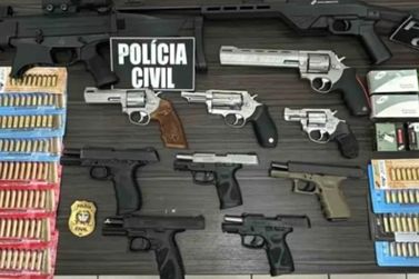 Pol&iacute;cia Civil apreende arsenal com 11 armas e 440 muni&ccedil;&otilde;es em Navegantes