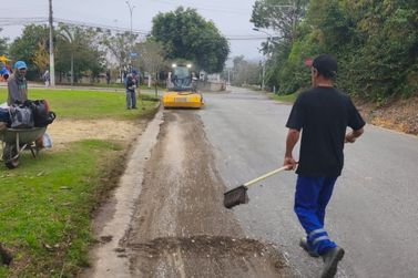 Prefeitura realiza obras de pavimenta&ccedil;&atilde;o e drenagem em diversos bairros de Brusque