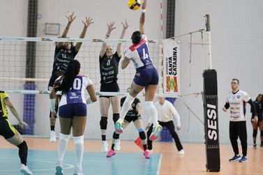 ABEL V&ocirc;lei vence Ca&ccedil;ador por 3 sets a 0 e mant&eacute;m 100% no Estadual