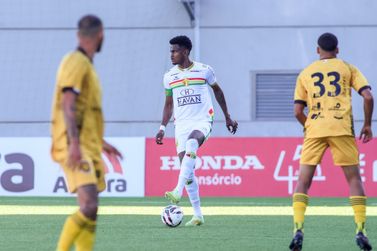 Brusque pressiona, mas fica no empate com o Amazonas na Arena Simon