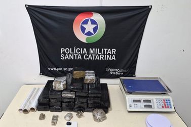 Homem &eacute; preso com quase 19 quilos de maconha em Blumenau