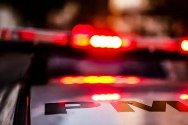 Homem procurado por roubo &eacute; preso ap&oacute;s perturba&ccedil;&atilde;o em frente a col&eacute;gio em Brusque