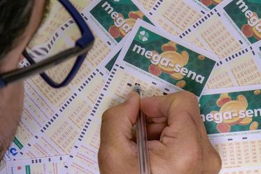 Mega-Sena n&atilde;o tem acertador e pr&ecirc;mio sobe para R$ 36 milh&otilde;es