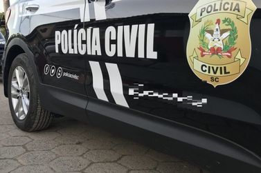 Homem &eacute; levado &agrave; delegacia ap&oacute;s ofensas racistas contra funcion&aacute;ria da Fenarreco