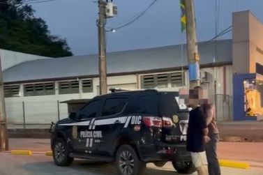Homem &eacute; preso por tr&aacute;fico de drogas, no bairro Souza Cruz, em Brusque