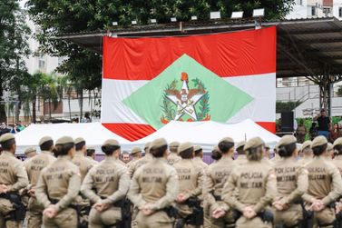 Pol&iacute;cia Militar forma 948 soldados tempor&aacute;rios em SC; 23 deles em Brusque