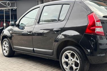 Renault SANDERO