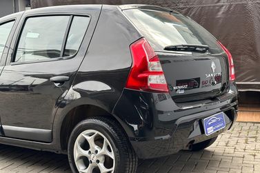 Renault SANDERO