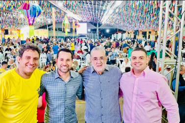 Deputado Valdomiro Lopes prestigia Junin&atilde;o em Buritama na noite de abertura
