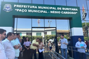 Dr. Tiago reinaugura pr&eacute;dio do Pa&ccedil;o Municipal N&eacute;sio Cardoso