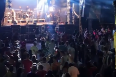 Carna Folia re&uacute;ne p&uacute;blico na pra&ccedil;a central de Buritama