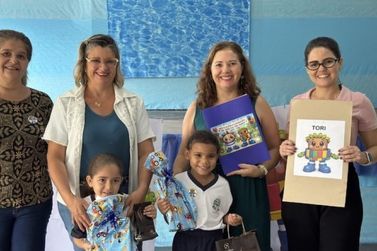 Alunos da EMEI Castro Alves escolhem mascote oficial da escola
