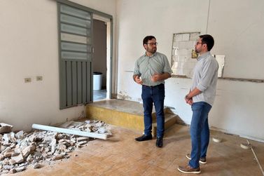 Prefeito de Buritama acompanha in&iacute;cio da obra para instala&ccedil;&atilde;o de tomografia
