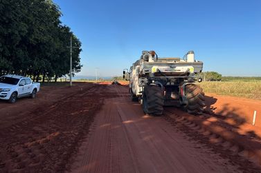 Pavimenta&ccedil;&atilde;o da Estrada Municipal BRM-400 avan&ccedil;a para nova etapa em Buritama