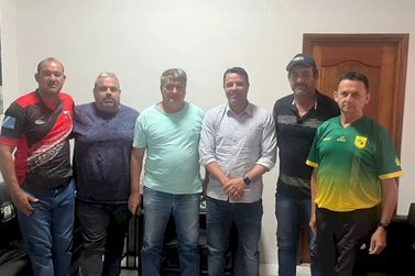 Presidente da Federação de Futsal do MS visita gabinete do prefeito de Caarapó