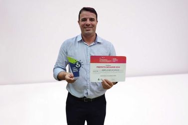 André Nezzi recebe o prêmio Prefeito Inovador 2024