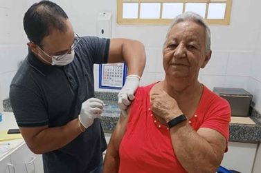 Vacina contra gripe para grupos prioritários começa segunda 