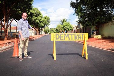André Nezzi destaca importância de asfalto no bairro Campo Dourado 
