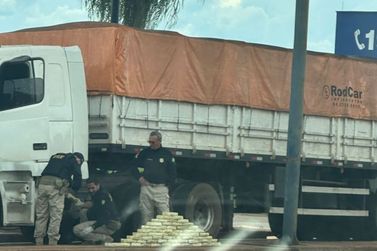 PRF apreende mais de 100kg de cocaina em Caarapó 