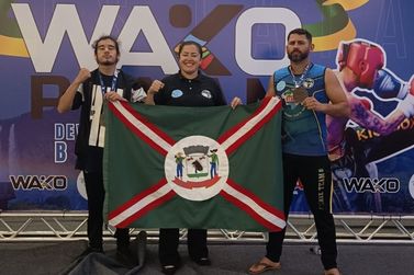 Trio de Caarap&oacute; se destaca em evento internacional de kickboxing no Paran&aacute;