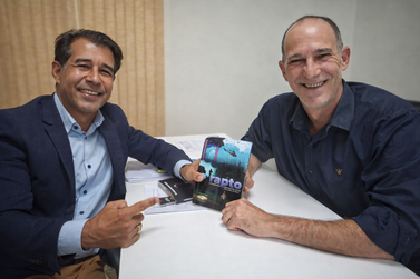 Autor de Caarap&oacute; leva obra &ldquo;O Rapto&rdquo; ao curso de Direito da Unigran