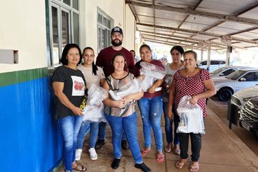 Prefeitura de Caarap&oacute; entrega botas de PVC e refor&ccedil;a seguran&ccedil;a laboral