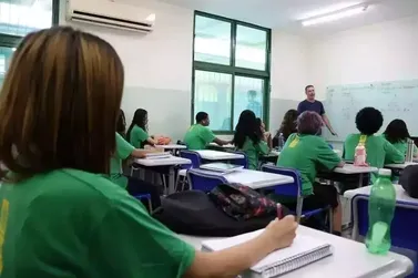 Professores de MS t&ecirc;m maior renda inicial, mas levam 30 anos para chegar ao topo