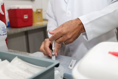 Sa&uacute;de confirma 9&ordf; morte por chikungunya e faz drive-thru de vacina no feriado em Dourados