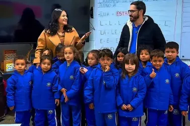 Alunos da rede municipal de Caarap&oacute; come&ccedil;am a receber uniformes de inverno